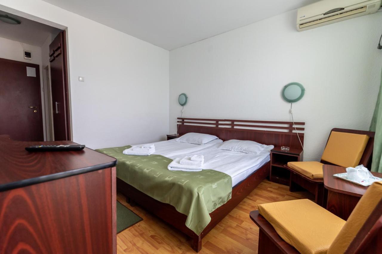 Hotel Capitol จูปิเตอร์ ภายนอก รูปภาพ